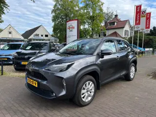 TOYOTA YARIS CROSS 1.5 HYBRRID DYNAMIC AUTOMAAT / CAMERA / CARPLAY / DAB / LED / STOEL+STUUR VERWARMING / 16'' LM-VELGEN