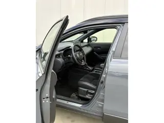 Foto 16 van Toyota Corolla Cross Hybrid 180 GR Sport Automaat | Elektrische achterklep | Navigatie | Stoel/stuur