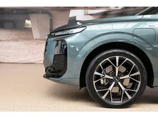 Foto 15 van Audi Q3 Sportback 1.5 e-hybrid 272pk S edition | Matrix | Sonos | Head-up | Trekhaak | 100% (Dealer)