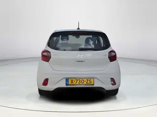 Foto 17 van Hyundai i10 1.0 Comfort Smart 5-zits Automaat | 5.357 originele kilometers | Navigatie | Trekhaak |