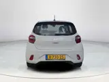 Foto 27 van Hyundai i10 1.0 Comfort Smart 5-zits Automaat | 5.357 originele kilometers | Navigatie | Trekhaak |