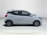 Foto 25 van Hyundai i10 1.0 Comfort Smart 5-zits Automaat | 5.357 originele kilometers | Navigatie | Trekhaak |