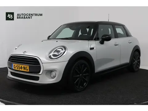 MINI 5-deurs 1.5 Cooper Chili (NAVIGATIE, CRUISE CONTROL, PARKEERSENSOREN, CARPLAY)