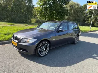 BMW 3-serie Touring 318i High Executive