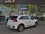 Foto 25 van Kia e-Niro ExecutiveLine 64 kWh | Leder | Stoelventilatie | JBL | Schuifdak | All-Seasons | Tot 10Jr