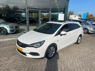 Foto 12 van Opel Astra Sports Tourer 1.2 Elegance