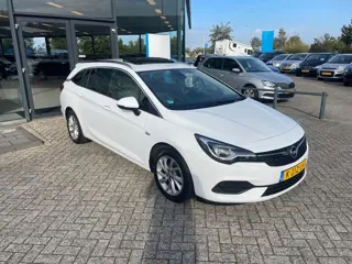Foto 14 van Opel Astra Sports Tourer 1.2 Elegance