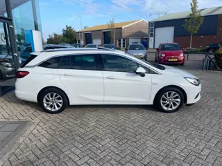 Foto 15 van Opel Astra Sports Tourer 1.2 Elegance