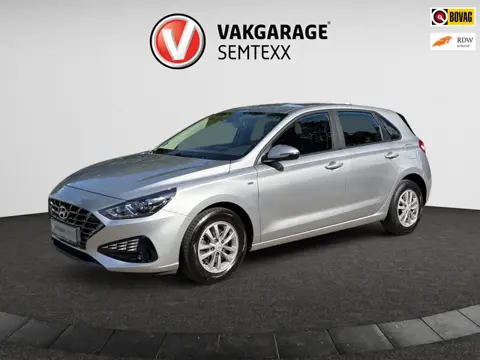 Hyundai I30 1.5 T-GDi !! MHEV Premium | Airco | Cruise | Camera | PDC Achter | Stoelverwarming | Stu