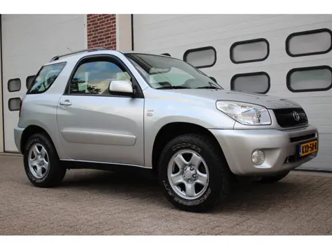 Toyota RAV4 1.8-16V VVT-i Luna 3-deurs * Airco / Trekhaak / 2WD *