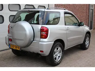 Foto 19 van Toyota RAV4 1.8-16V VVT-i Luna 3-deurs * Airco / Trekhaak / 2WD *