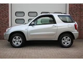 Foto 15 van Toyota RAV4 1.8-16V VVT-i Luna 3-deurs * Airco / Trekhaak / 2WD *