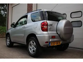 Foto 14 van Toyota RAV4 1.8-16V VVT-i Luna 3-deurs * Airco / Trekhaak / 2WD *