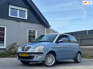 Lancia Ypsilon 1.4-16V Platino DFN | Nieuwe APK | Automaat | Airco | Leder | El. Ramen | Onderhoudsh