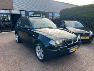 Foto 18 van BMW X3 2.5i Executive # Trekhaak # Xenon # Leer # Automaat! APK tot 07-2027!!