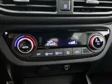 Foto 30 van Hyundai i10 1.0 T-GDI N Line 5-zits | Afneembare Trekhaak | All-Season banden | Origineel NL |