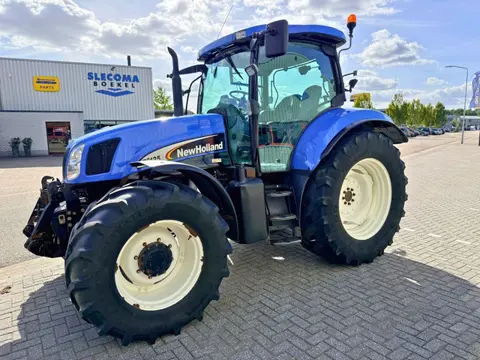 New Holland TS125A