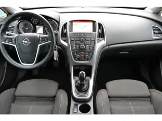 Foto 18 van Opel Astra Sports Tourer 1.4 Turbo Edition (bj 2015)