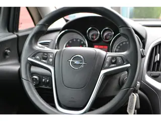 Foto 16 van Opel Astra Sports Tourer 1.4 Turbo Edition (bj 2015)
