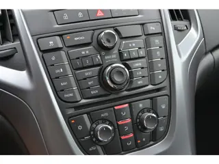 Foto 15 van Opel Astra Sports Tourer 1.4 Turbo Edition (bj 2015)