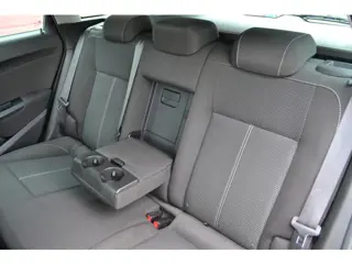Foto 13 van Opel Astra Sports Tourer 1.4 Turbo Edition (bj 2015)