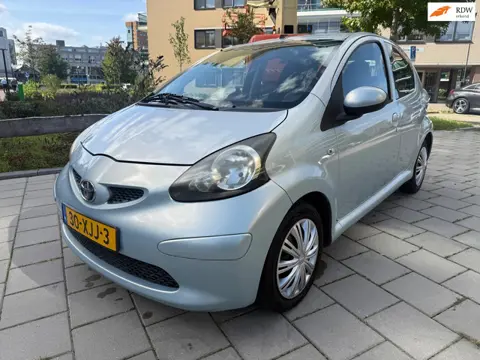 Toyota Aygo 1.0-12V | 5-Deurs | Airco | Elektrisch pakket | Nieuwe koppeling!
