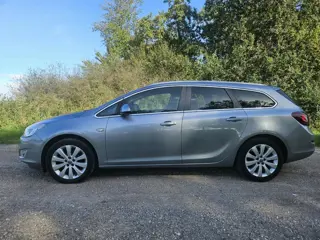 Foto 12 van Opel Astra Sports Tourer 1.4 Turbo Cosmo AIRCO I CRUISE