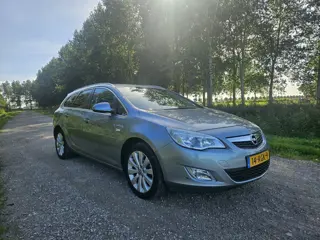 Foto 16 van Opel Astra Sports Tourer 1.4 Turbo Cosmo AIRCO I CRUISE