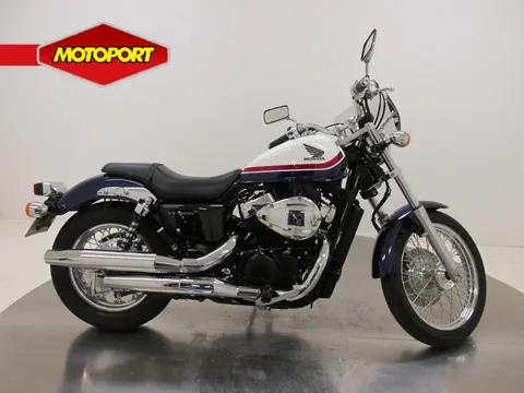 Honda VT750C SHADOW (bj 2011)