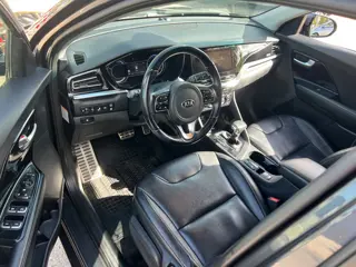 Foto 16 van Kia Niro 1.6 GDi Hybrid DynamicPlusLine - Facelift - Netjes