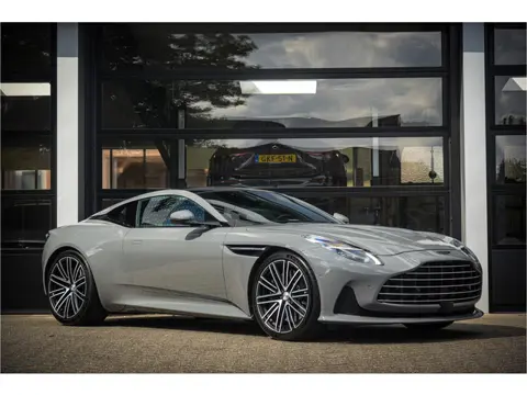 Aston Martin DB12 4.0 V8 (bj 2024, automaat)