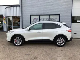 Foto 16 van Ford KUGA 2.5 PHEV Titanium panorama dak Automaat Elektrische trekhaak Parelmoer wit B&O systeem