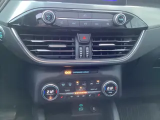 Foto 13 van Ford KUGA 2.5 PHEV Titanium panorama dak Automaat Elektrische trekhaak Parelmoer wit B&O systeem