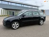 Foto 30 van Ford Focus Wagon 1.6-16V First Edition