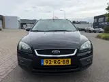 Foto 28 van Ford Focus Wagon 1.6-16V First Edition