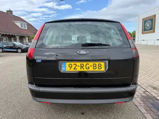 Foto 15 van Ford Focus Wagon 1.6-16V First Edition