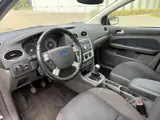 Foto 23 van Ford Focus Wagon 1.6-16V First Edition