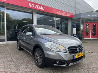 Suzuki S-Cross 1.6 Exclusive Trekhaak, Camera, Cruise, Clima, Stoelverwarming.