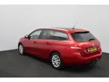 Foto 23 van Peugeot 308 SW 1.2 PureTech Style/ D-Riem verv: 128.000 KM!/ DEALER ONDERHOUDEN!/ Trekhaak/ Panorama