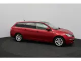 Foto 30 van Peugeot 308 SW 1.2 PureTech Style/ D-Riem verv: 128.000 KM!/ DEALER ONDERHOUDEN!/ Trekhaak/ Panorama