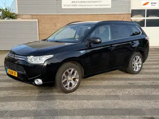 Mitsubishi Outlander 2.0 PHEV instyle 2013 open dak camera hagel schade
