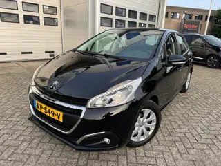 Foto 14 van Peugeot 208 1.2 PureTech Blue Lion Airco,Pdc ,Navigatie
