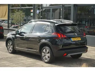 Foto 20 van Peugeot 2008 1.2 PureTech Allure