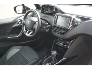 Foto 19 van Peugeot 2008 1.2 PureTech Allure