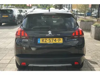 Foto 15 van Peugeot 2008 1.2 PureTech Allure