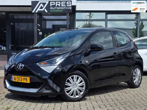 Toyota Aygo 1.0 VVT-i x-play |AIRCO|CAMERA|CARPLAY