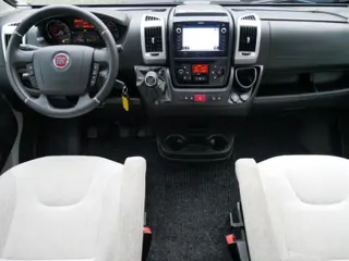 Foto 15 van LMC Cruiser Exclusive T692G, Queensbed, XXL Garage, XXL Koelkast!!