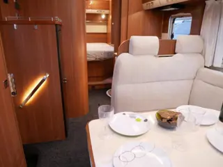 Foto 11 van LMC Cruiser Exclusive T692G, Queensbed, XXL Garage, XXL Koelkast!!