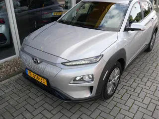 Foto 12 van Hyundai KONA EV Fashion 64 kWh | SOH 96% | Head-up display | Cruise control adaptief met stop&go |