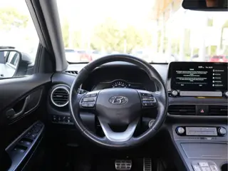 Foto 16 van Hyundai KONA EV Fashion 64 kWh | SOH 96% | Head-up display | Cruise control adaptief met stop&go |
